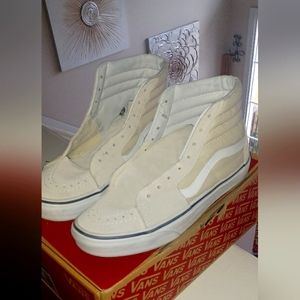 Nice pair of Van's suede new sworn once.. size 8.5 ladies  7 men